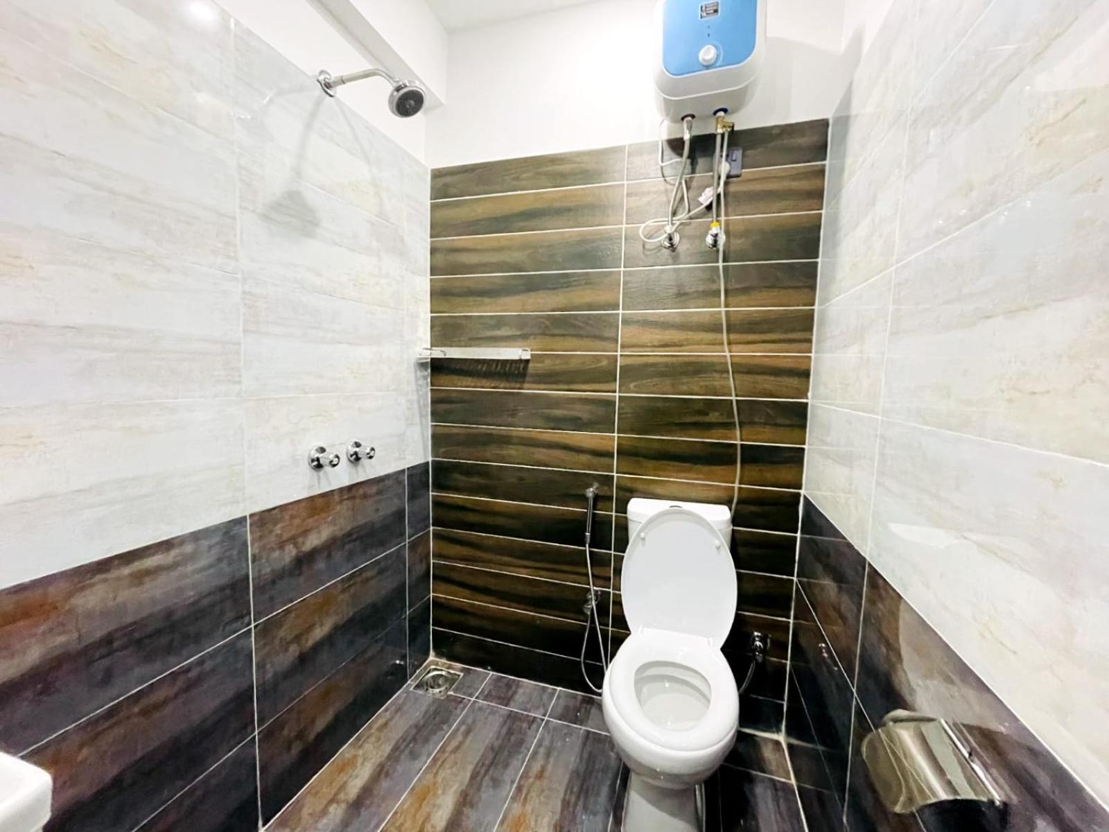 Eiffel Luxury Apartments Lahore Exterior foto