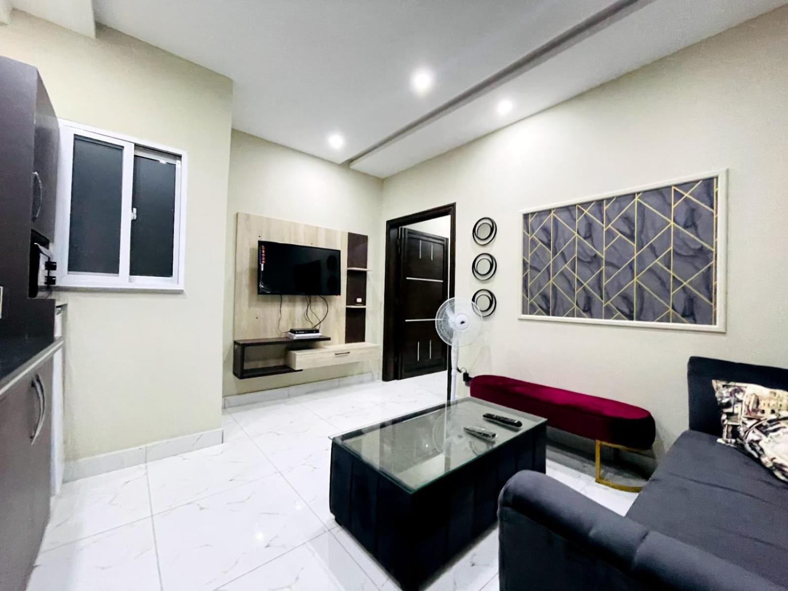 Eiffel Luxury Apartments Lahore Exterior foto